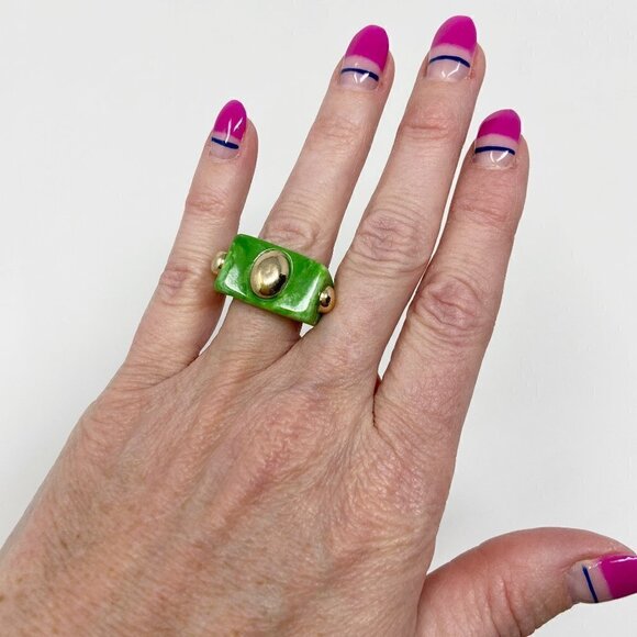 Green Chunky Acrylic Ring Gold Tone Details Statement Size 6 - Picture 1 of 7